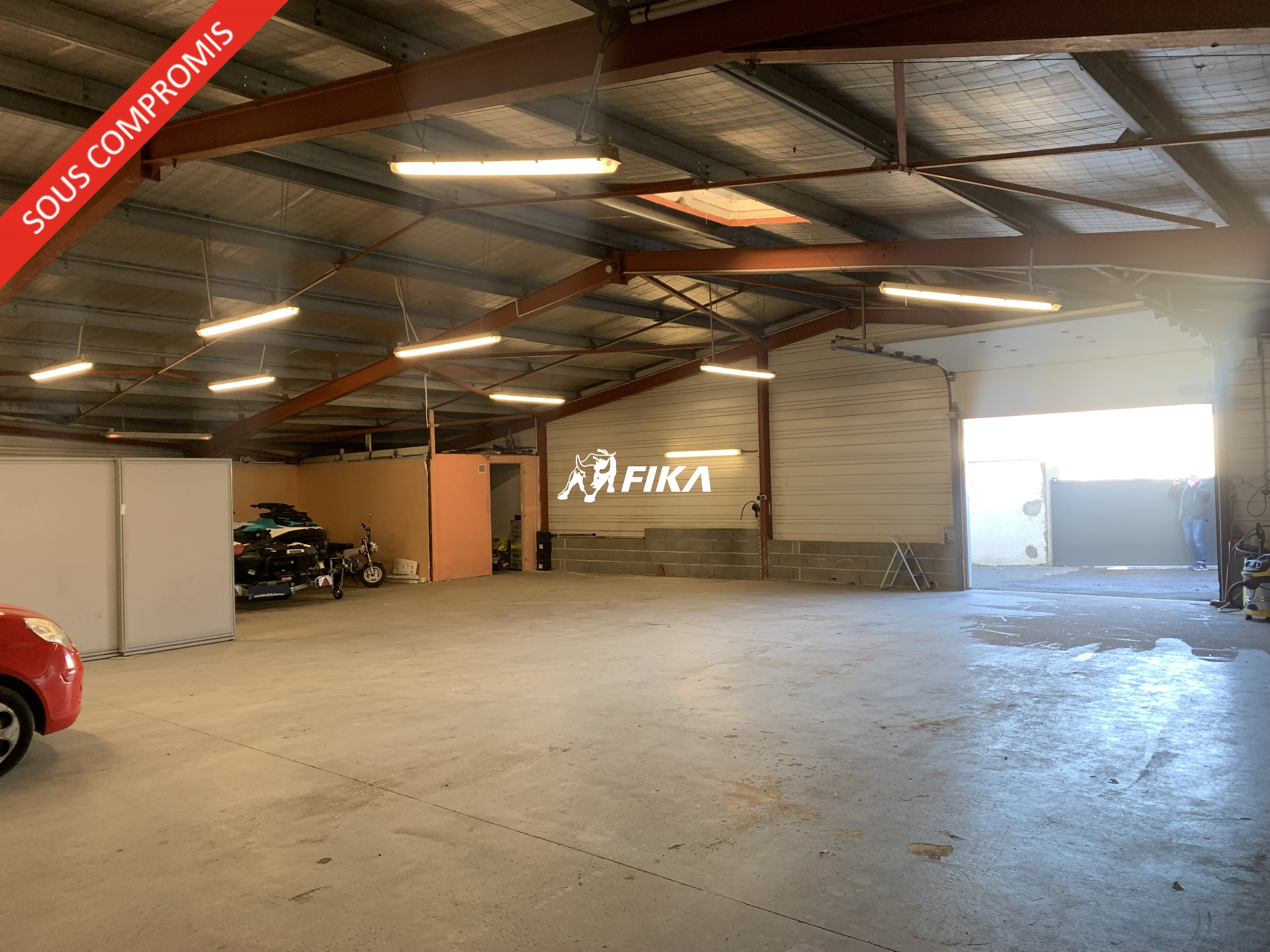 A VENDRE LOCAL D'ACTIVITÉ 393 m2 - (31830) PLAISANCE DU TOUCH